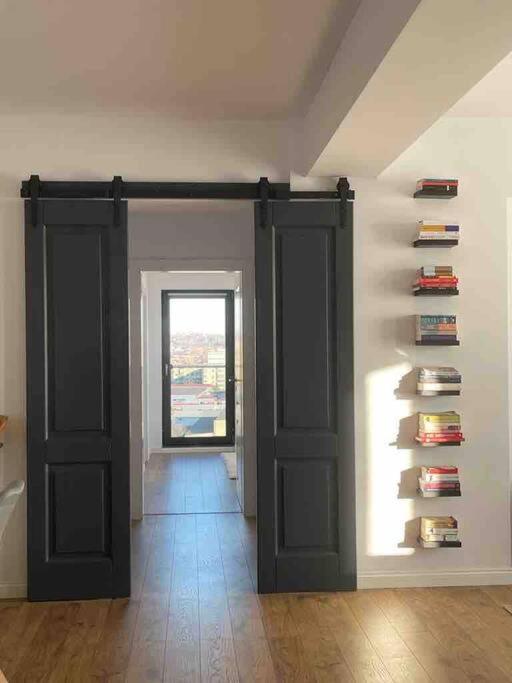 Modern 2-Bedroom Apartment In New Residence Craiova Exteriör bild